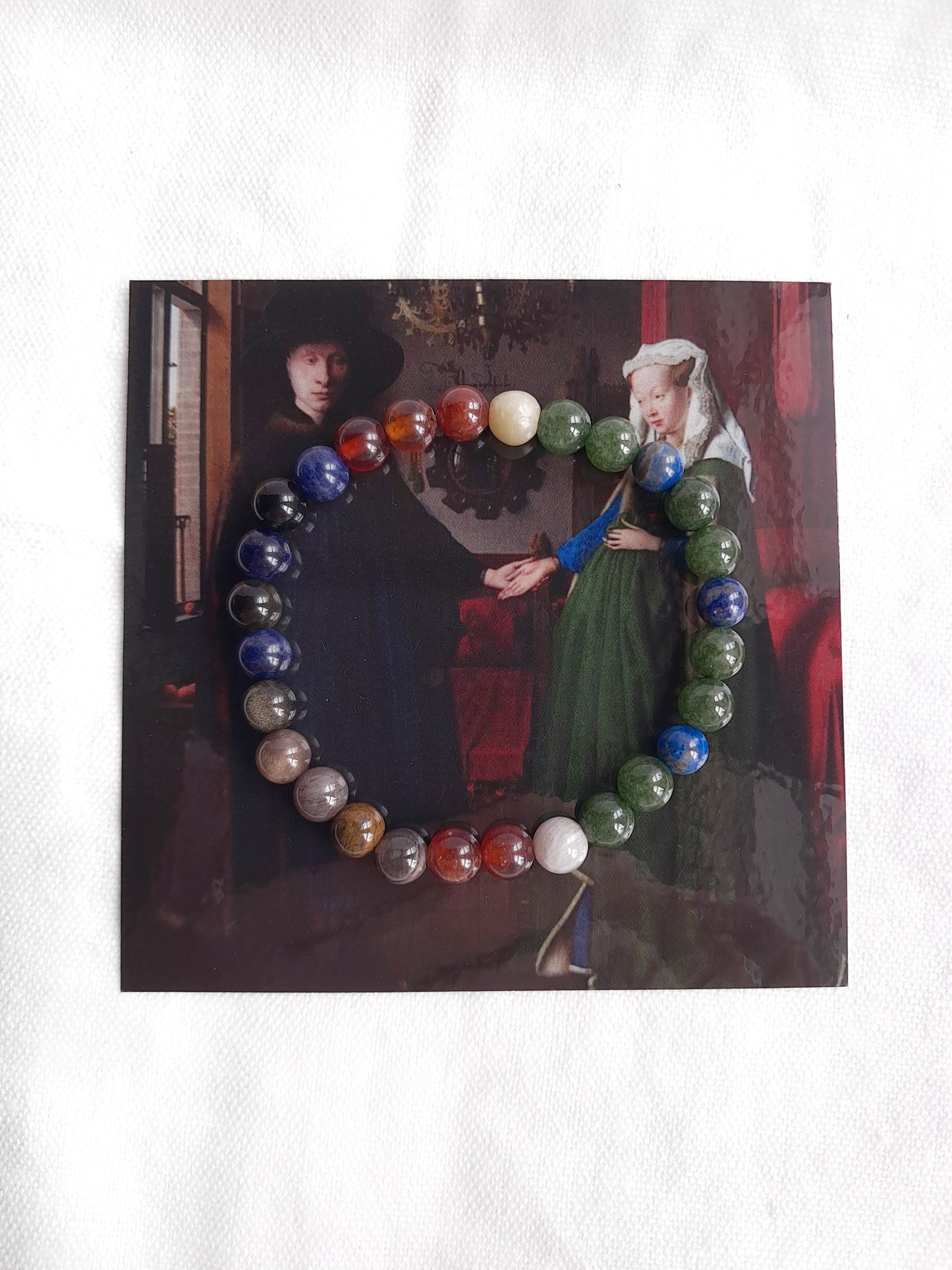 bracelet sur son support illustré