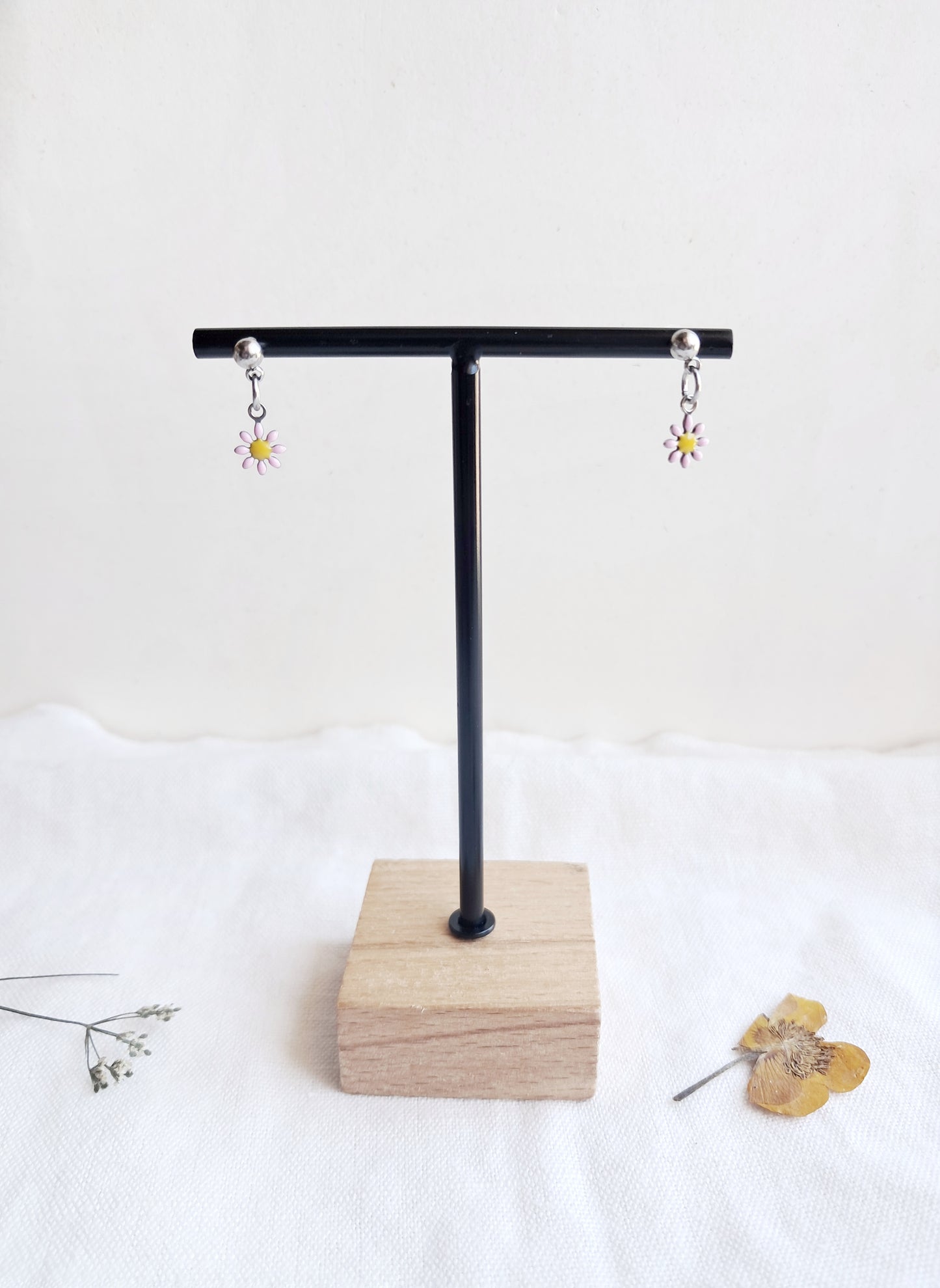 Boucles d'oreilles marguerites roses