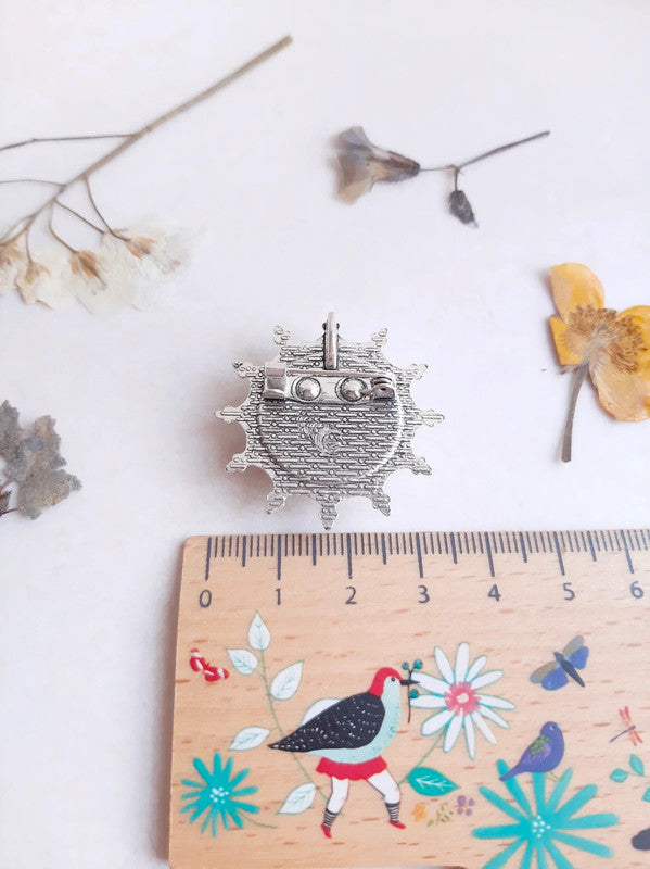 Broche à motifs gothiques en watermelon