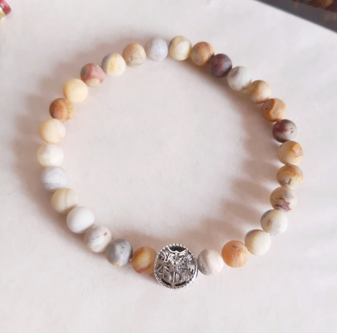 Hogwarts bracelet with its charm