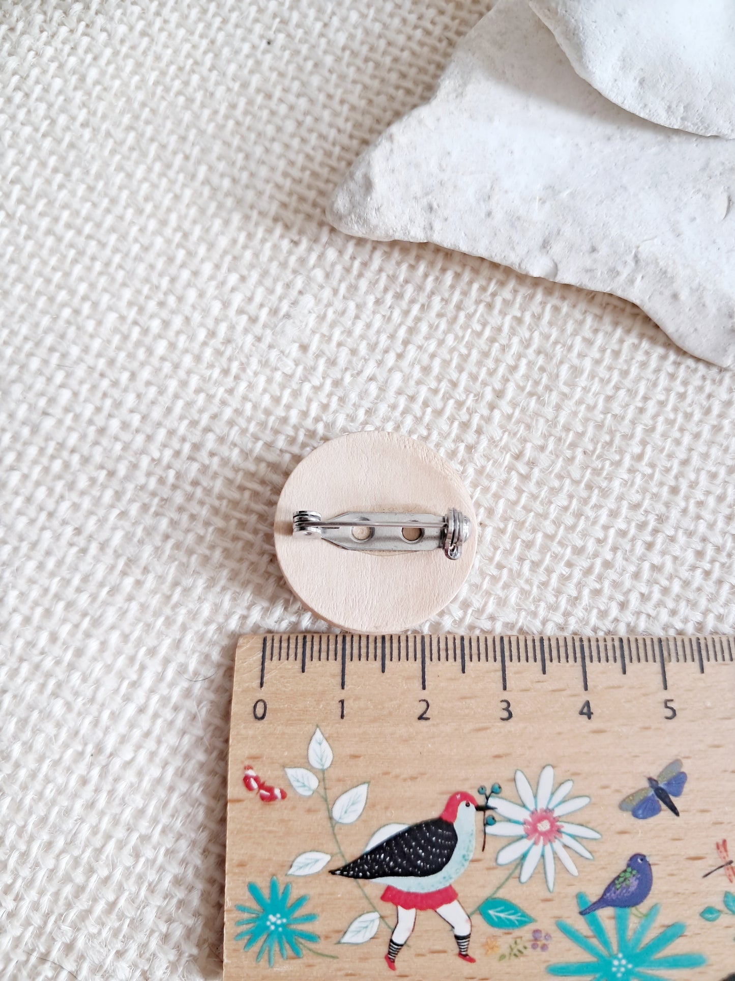 Broche dragon bleu violet en bois