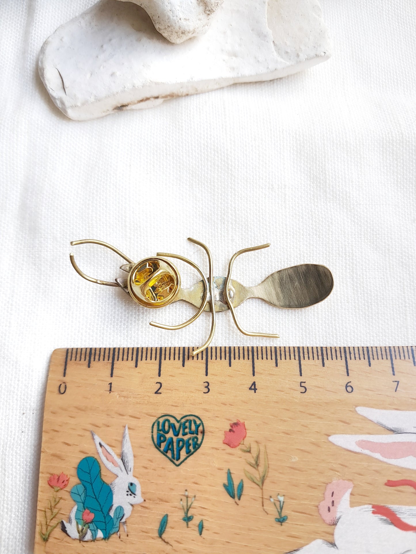 Pin's fourmis en laiton