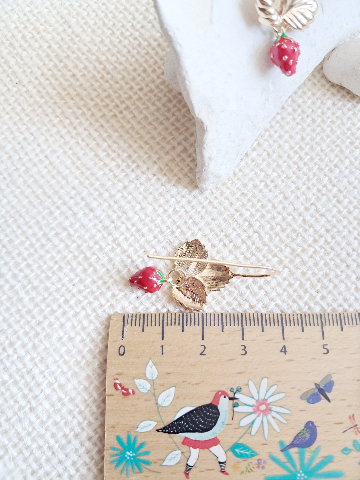 Boucles d'oreilles feuilles et fruits fraises