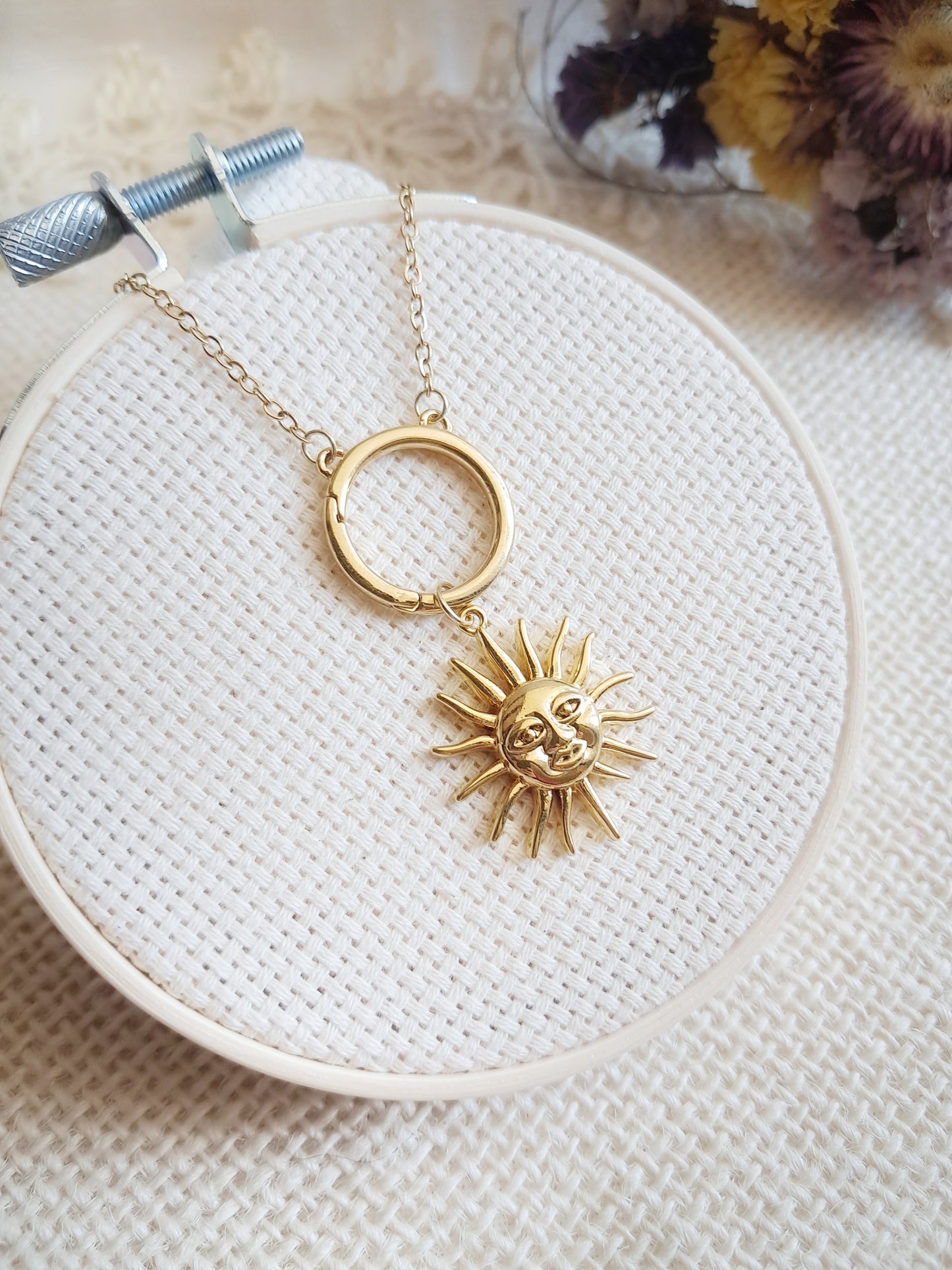 Collier anneau breloque soleil en acier inoxydable doré