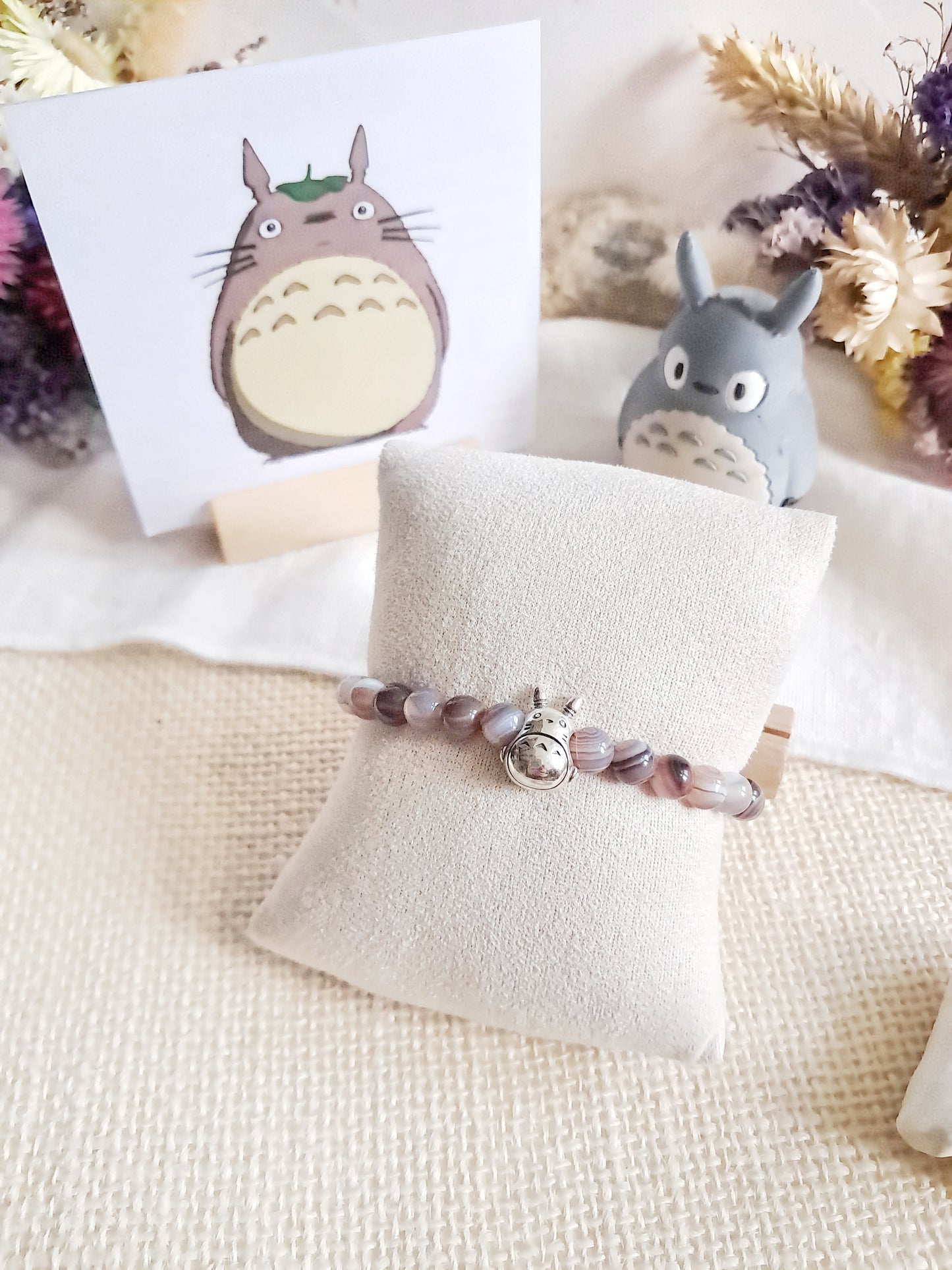 Bracelet Totoro avec sa breloque perle
