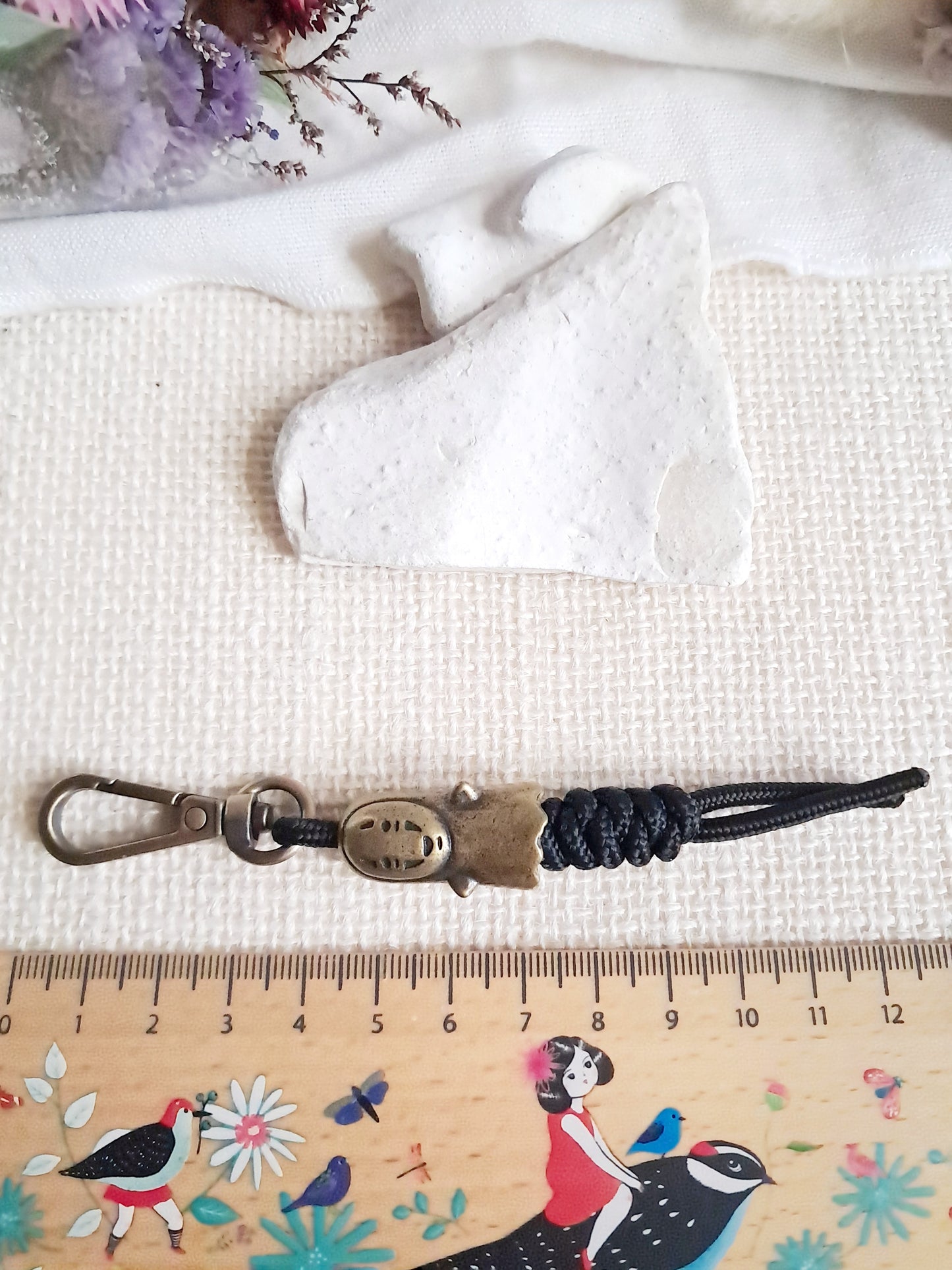 Porte-clés Sans-visage doré du Voyage de Chihiro, Ghibli, en laiton