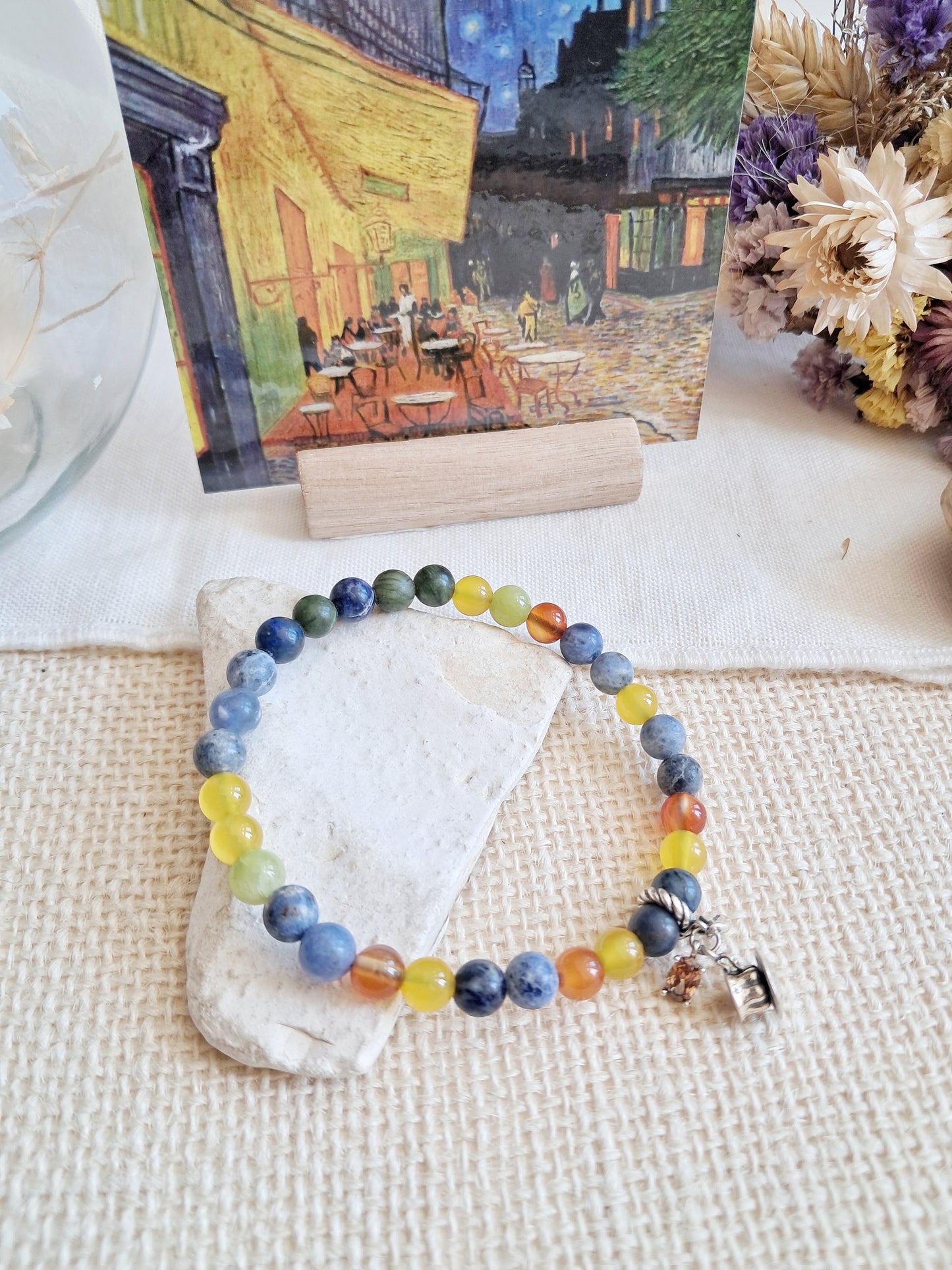 Bracelet breloque inspiré de "Terrasse du café le soir" de Vincent Van Gogh