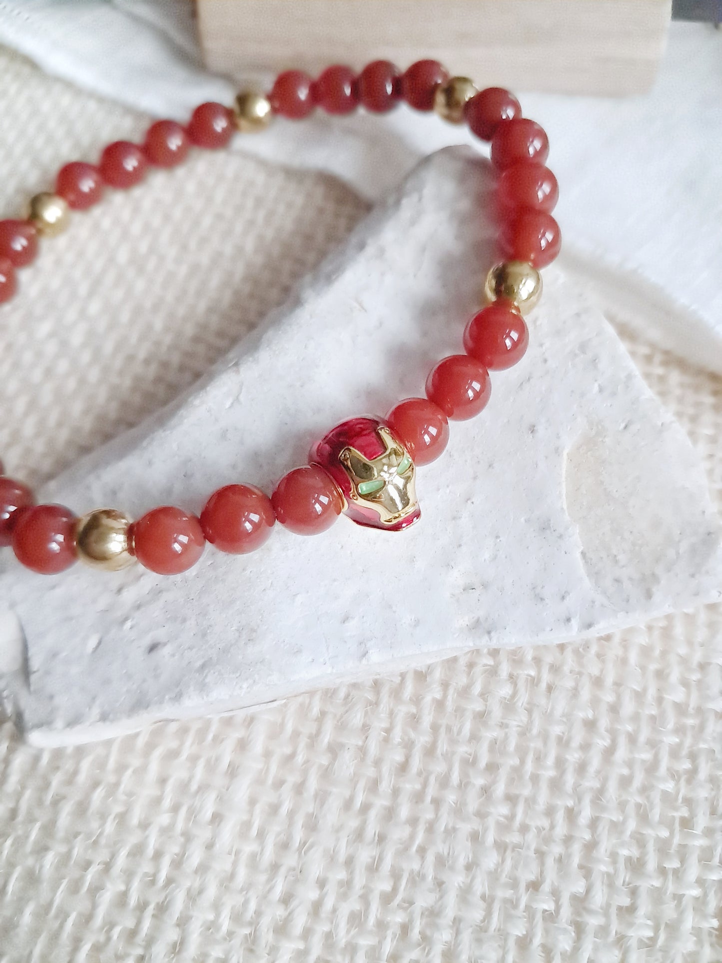 Bracelet Marvel Iron Man avec sa breloque en argent 925