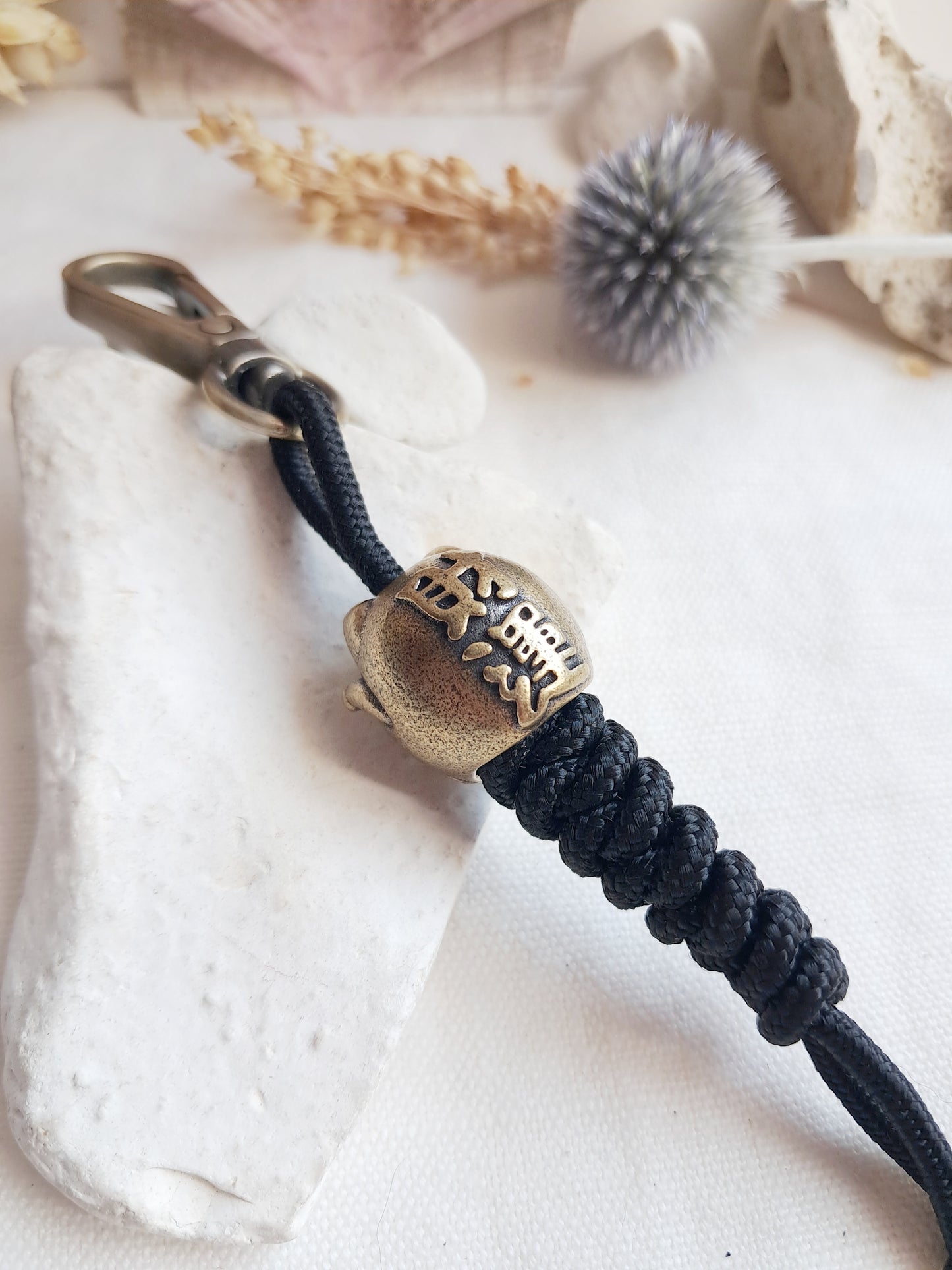 Porte-clés chat de la chance en laiton doré