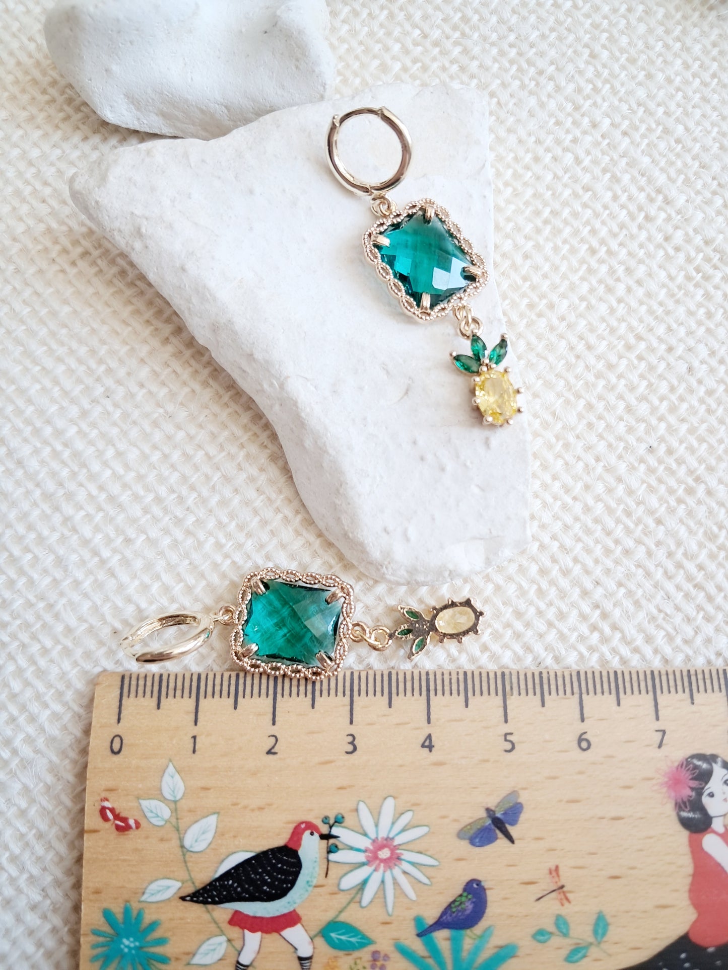 Boucles d'oreilles créoles gemmes vertes et ananas