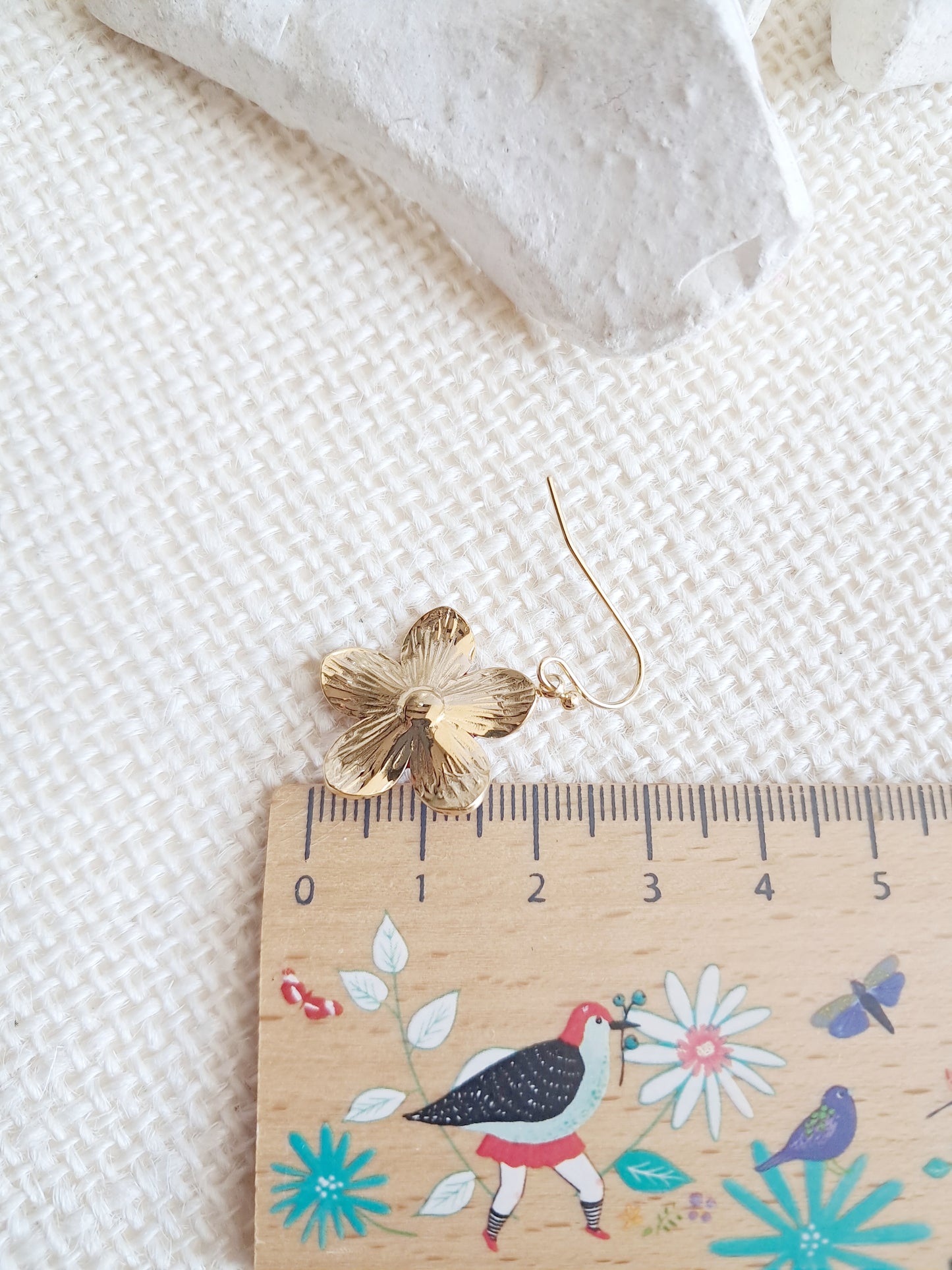 Boucles d'oreilles pendantes fleurs rouges