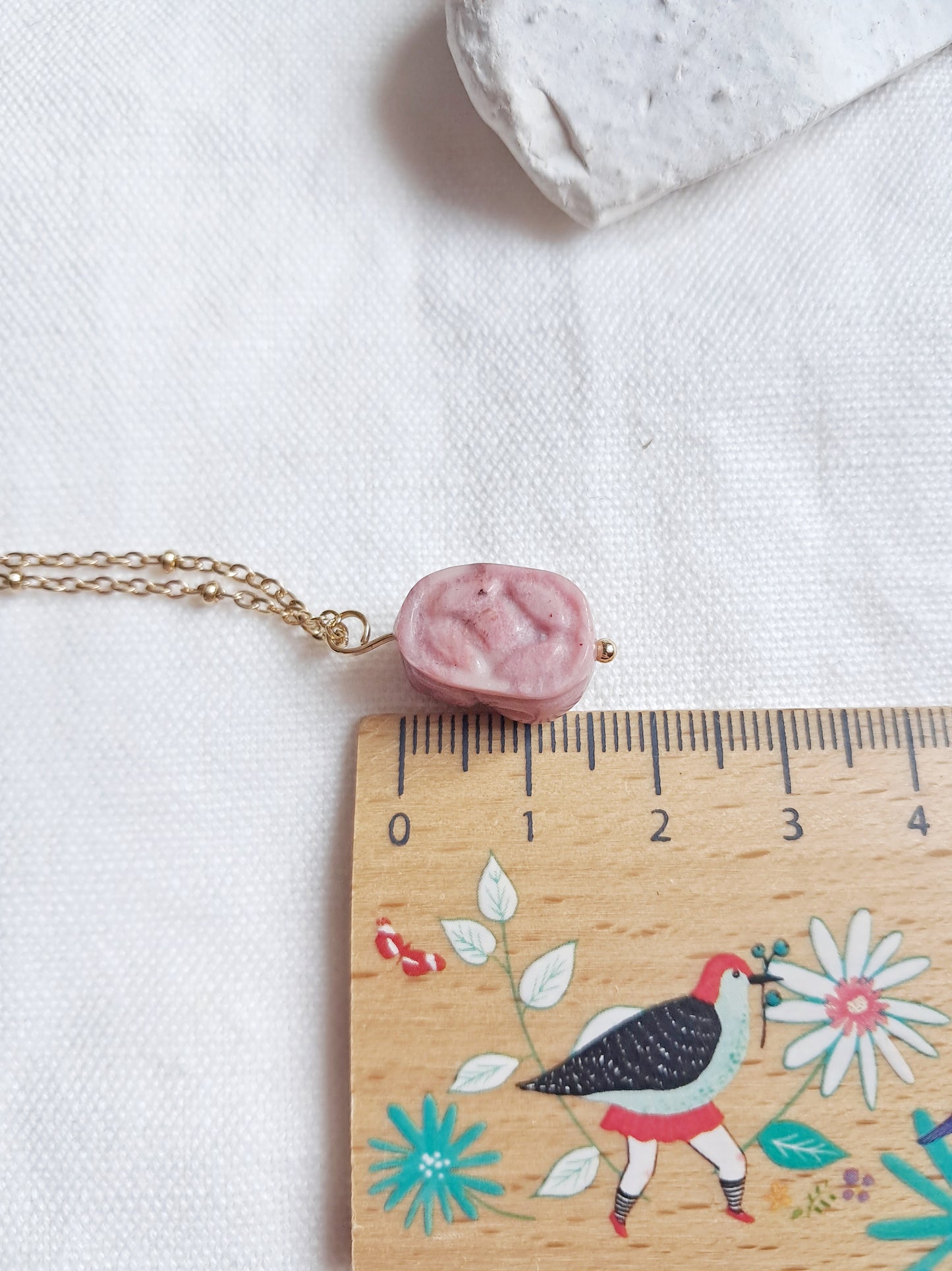 Collier pixiu en rhodonite et acier inoxydable doré