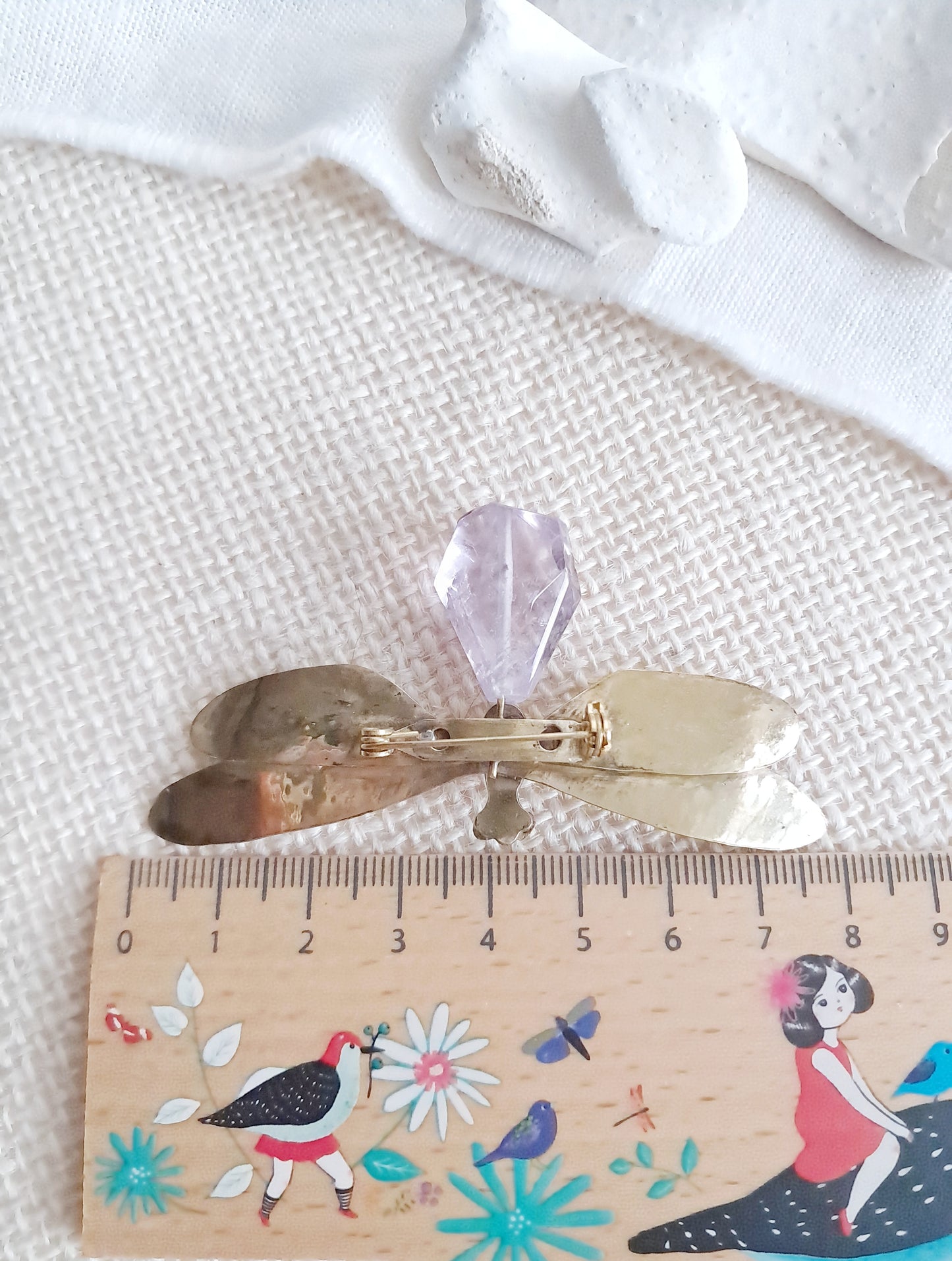 Broche libellule en laiton et améthyste