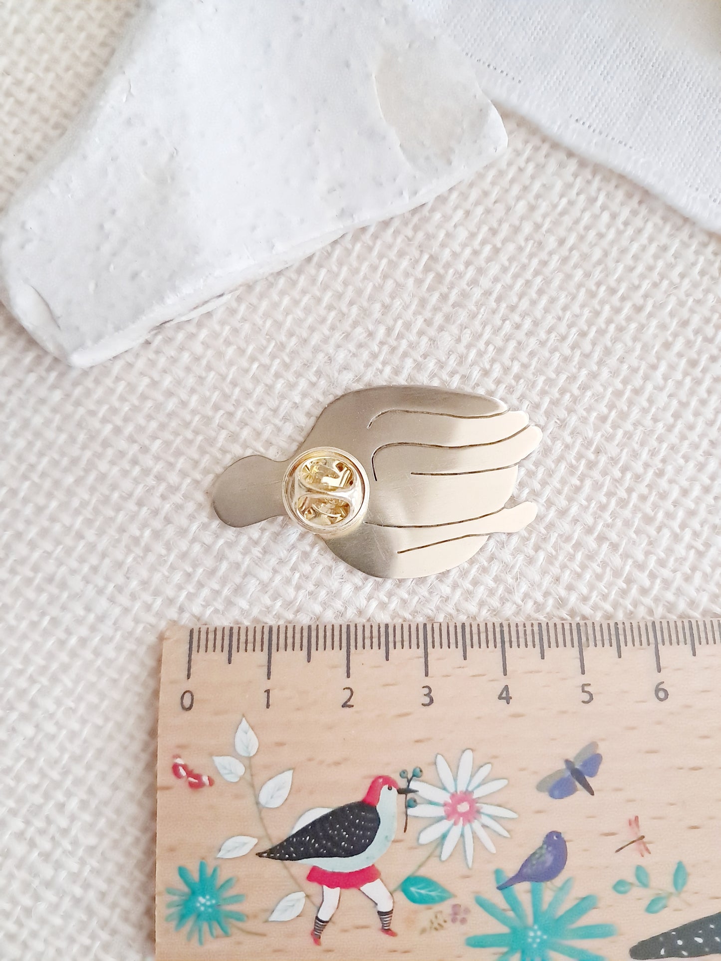 Pin's silhouette assise inspirée d'Henri Matisse