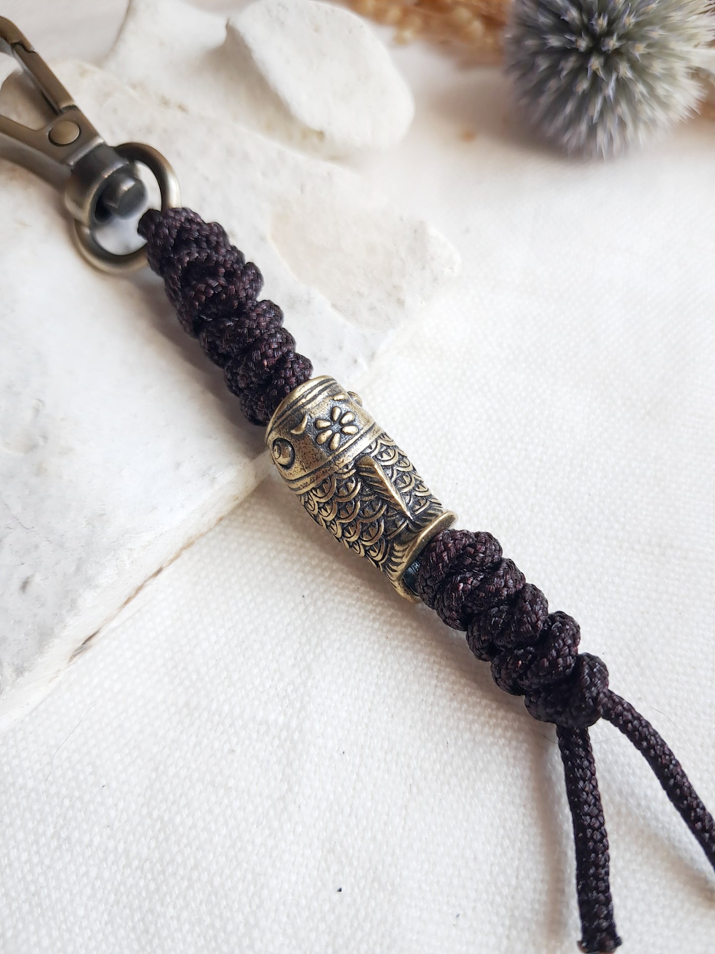 Porte-clés en laiton carpe Koï