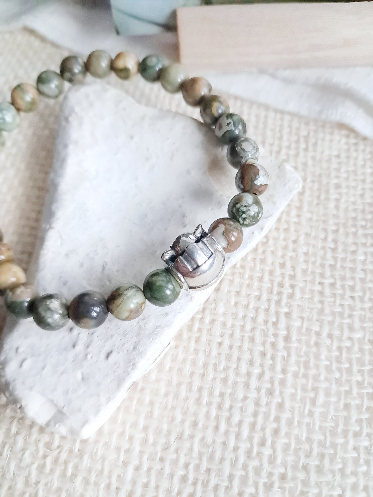 Bracelet Grogu Mandalorian Star Wars avec sa breloque en argent 925