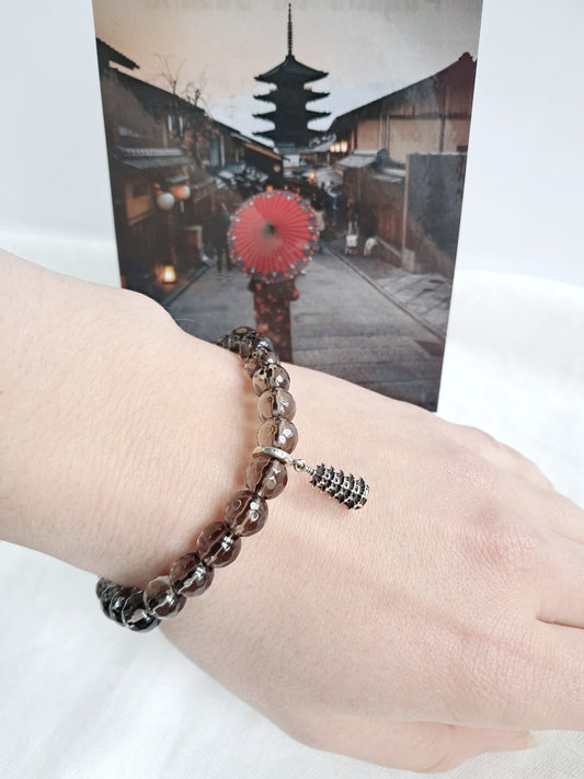 Bracelet avec breloque en argent 925 "Pagode de Yasaka" en quartz fumé