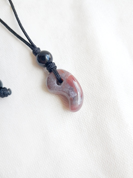 Collier en cordon Magatama en agate indienne