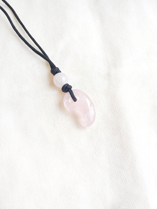 Collier en cordon Magatama en quartz rose