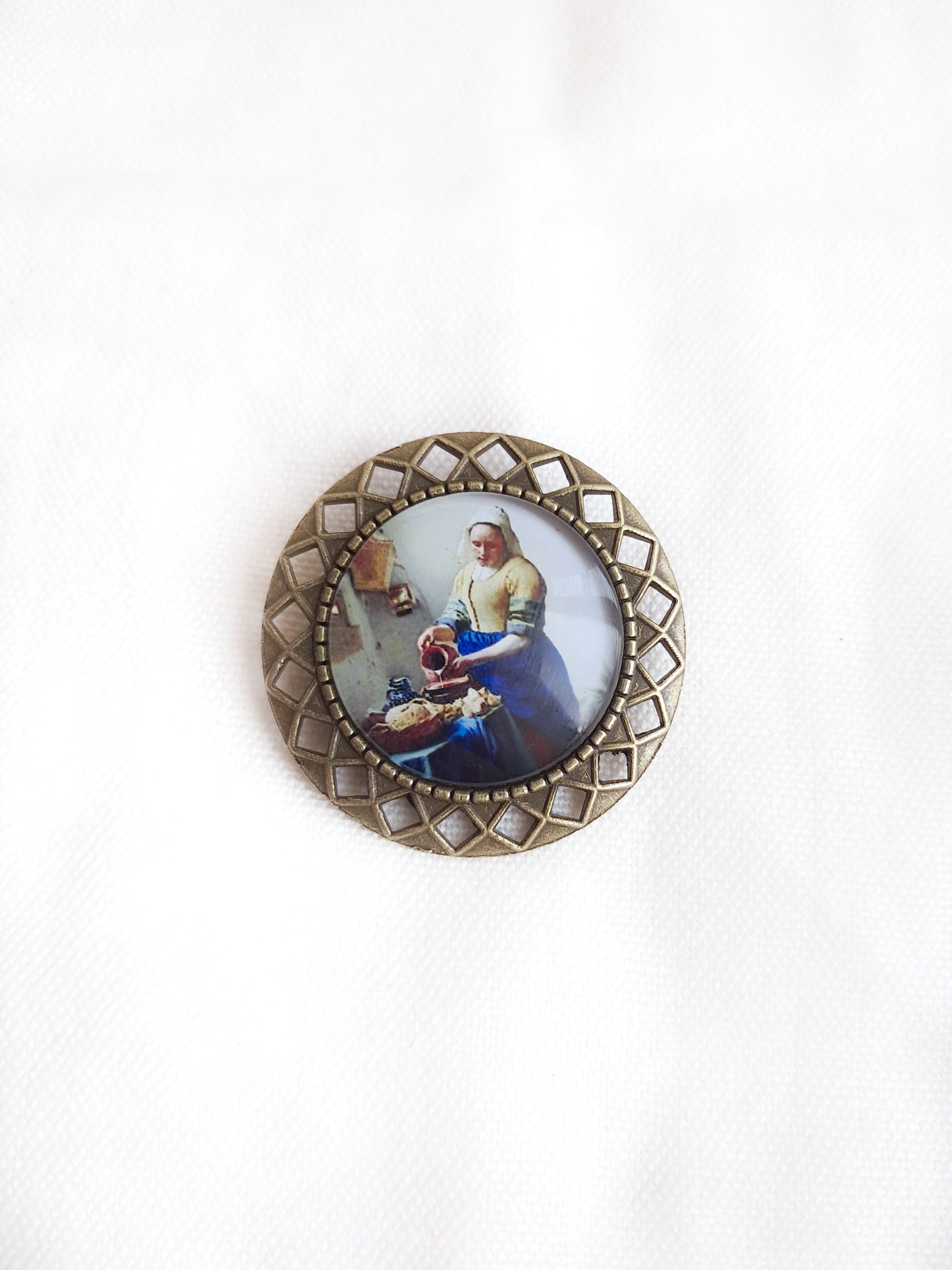 Broche cabochon Vermeer "La laitière"