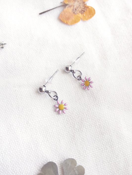 Boucles d'oreilles marguerites roses