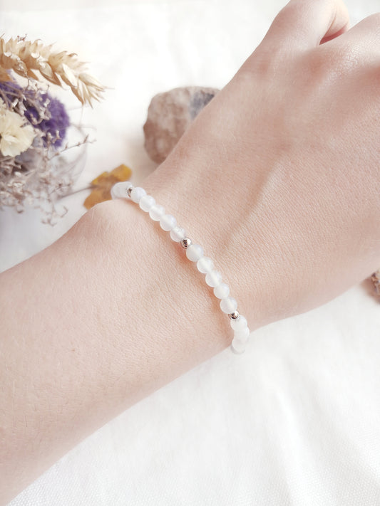 Bracelet en jade blanc 4mm et perles en acier inoydable