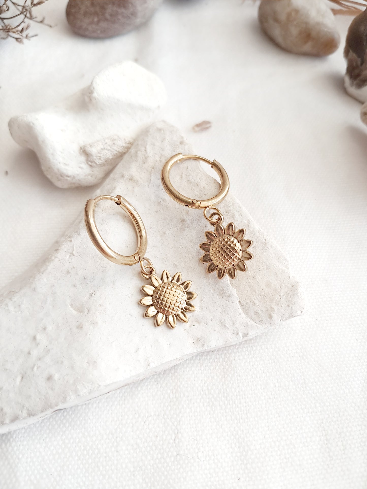 Boucles d'oreilles créoles marguerites