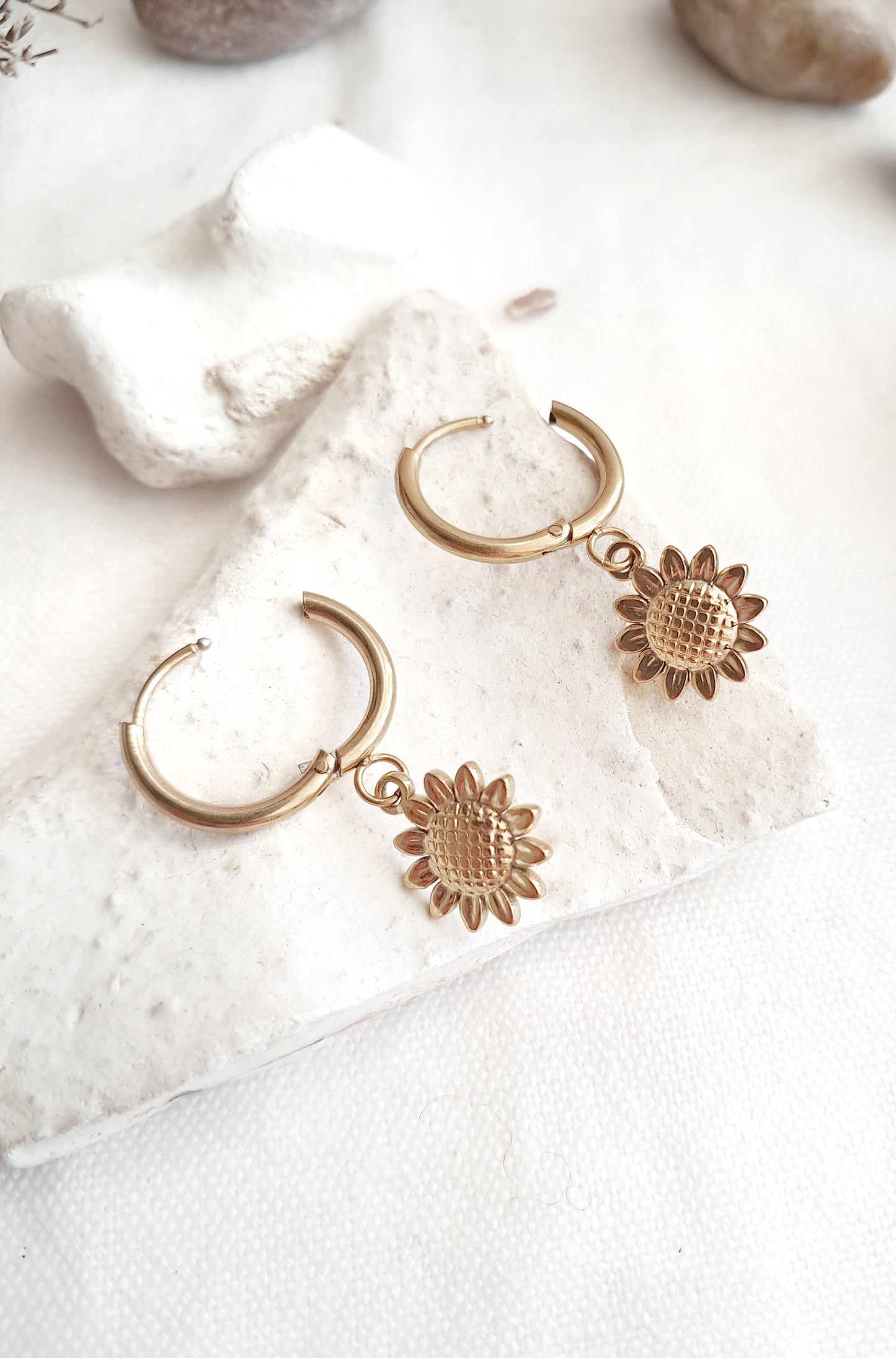 Boucles d'oreilles créoles marguerites