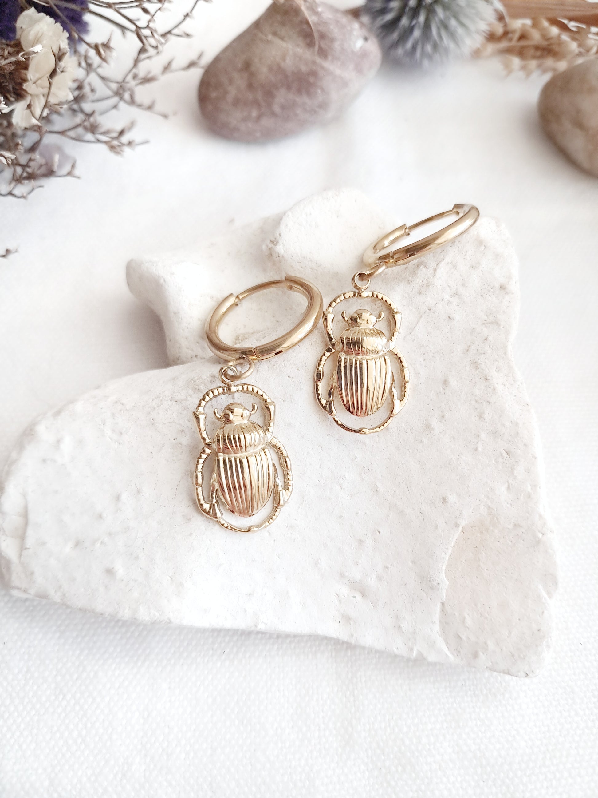 Boucles d'oreilles créoles scarabées en acier inoxydable doré