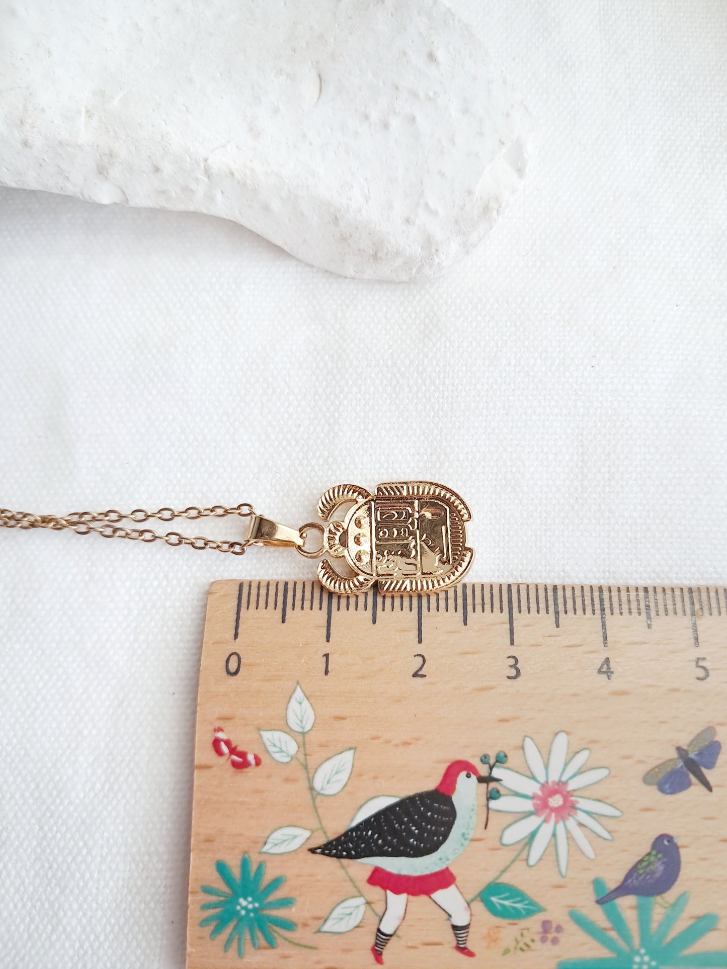 Collier pendentif petit scarabée égyptien