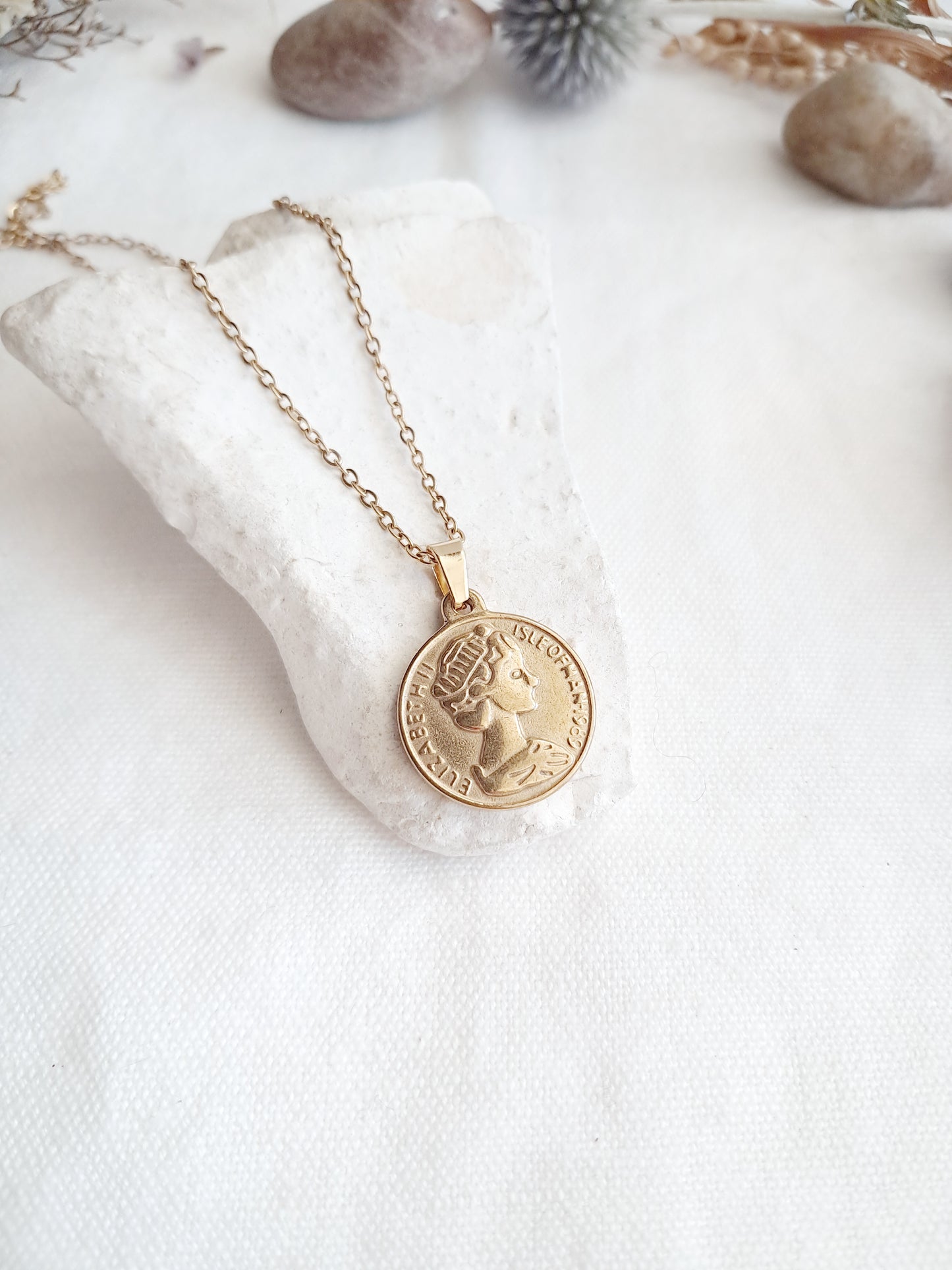 Collier pendentif pièce de monnaie reine Elisabeth