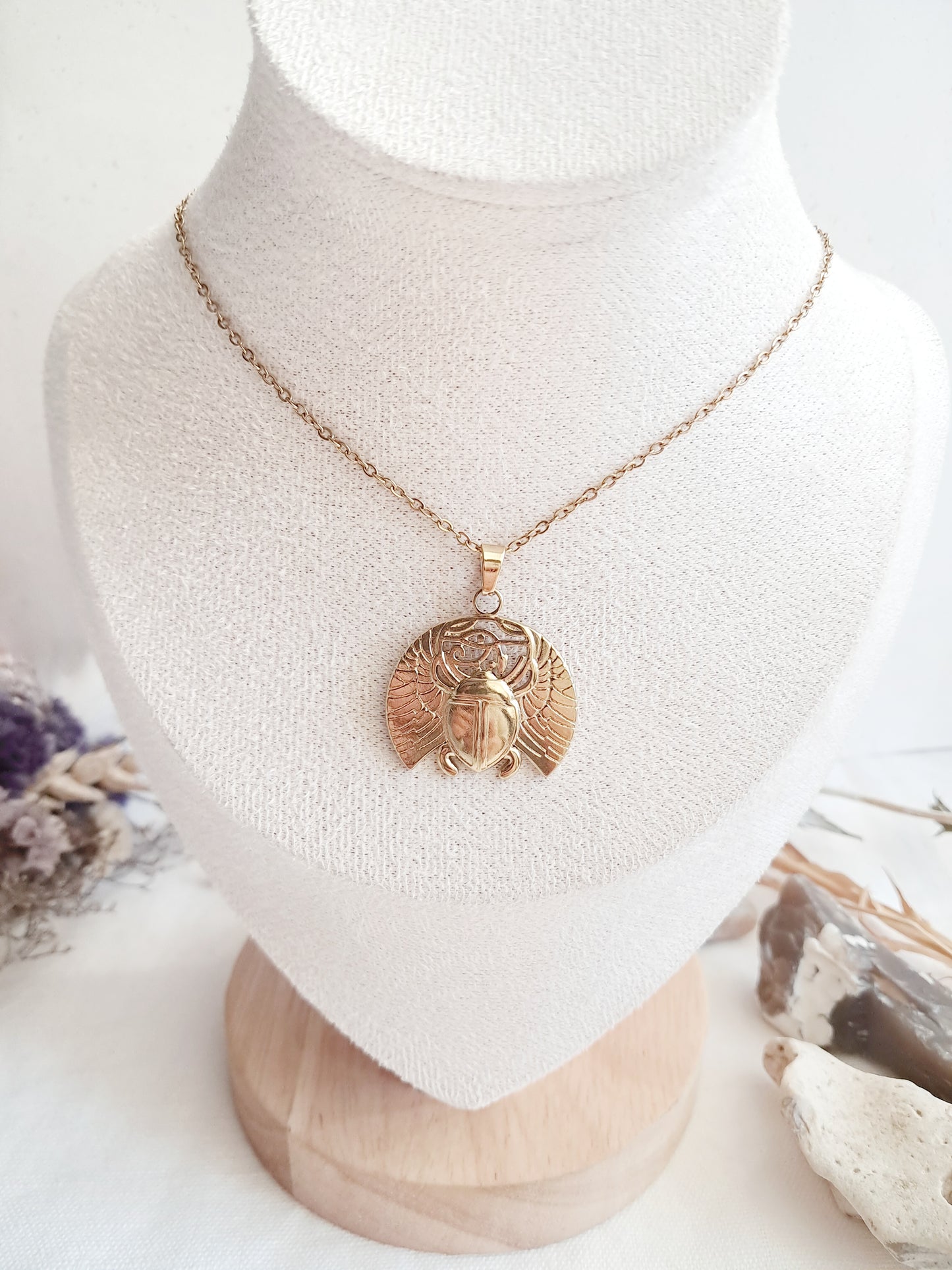 Collier pendentif scarabée égyptien
