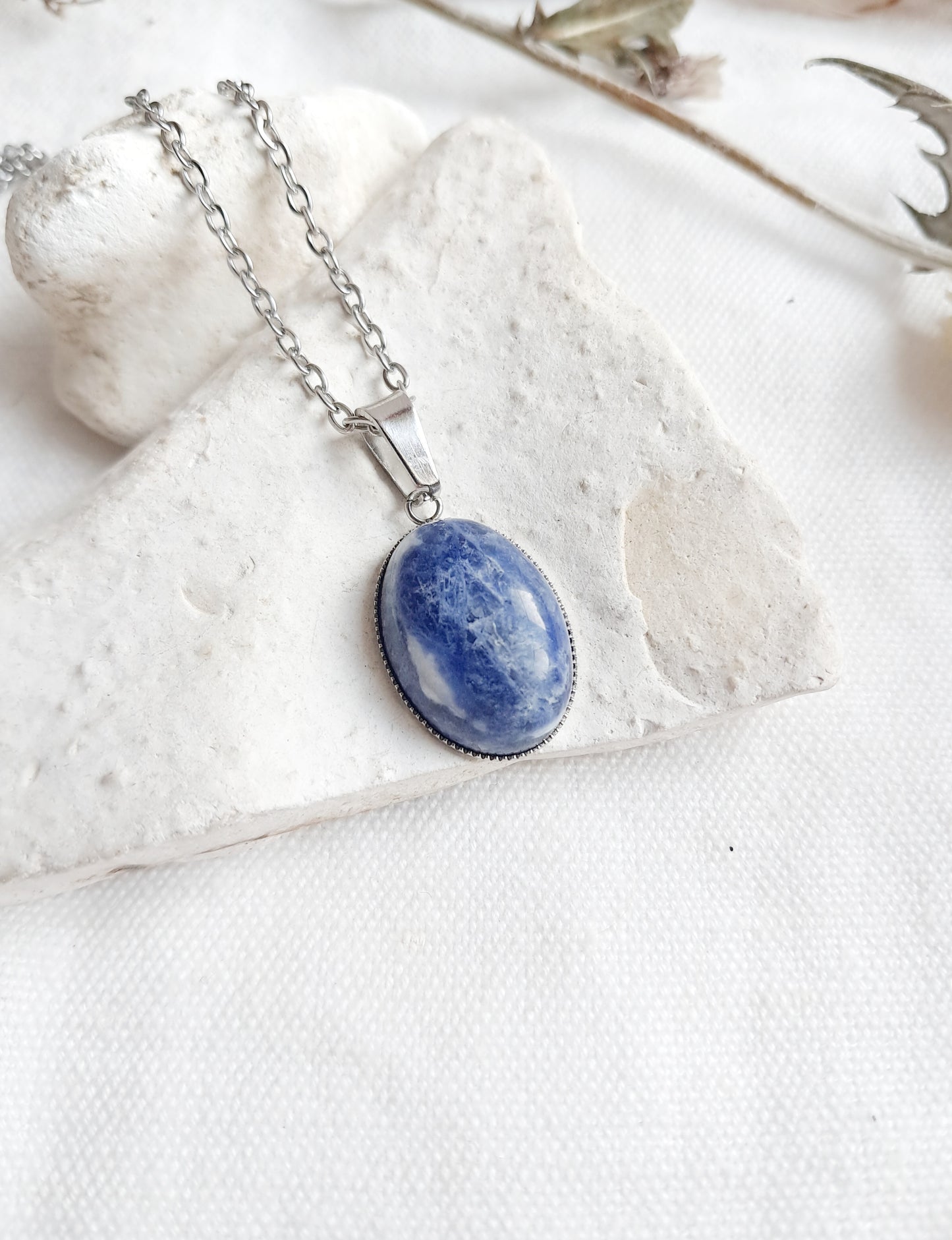 Collier en sodalite et acier inoxydable