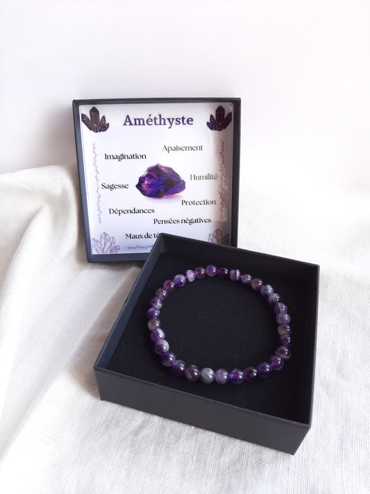 bracelet en améthyste dans sa boîte