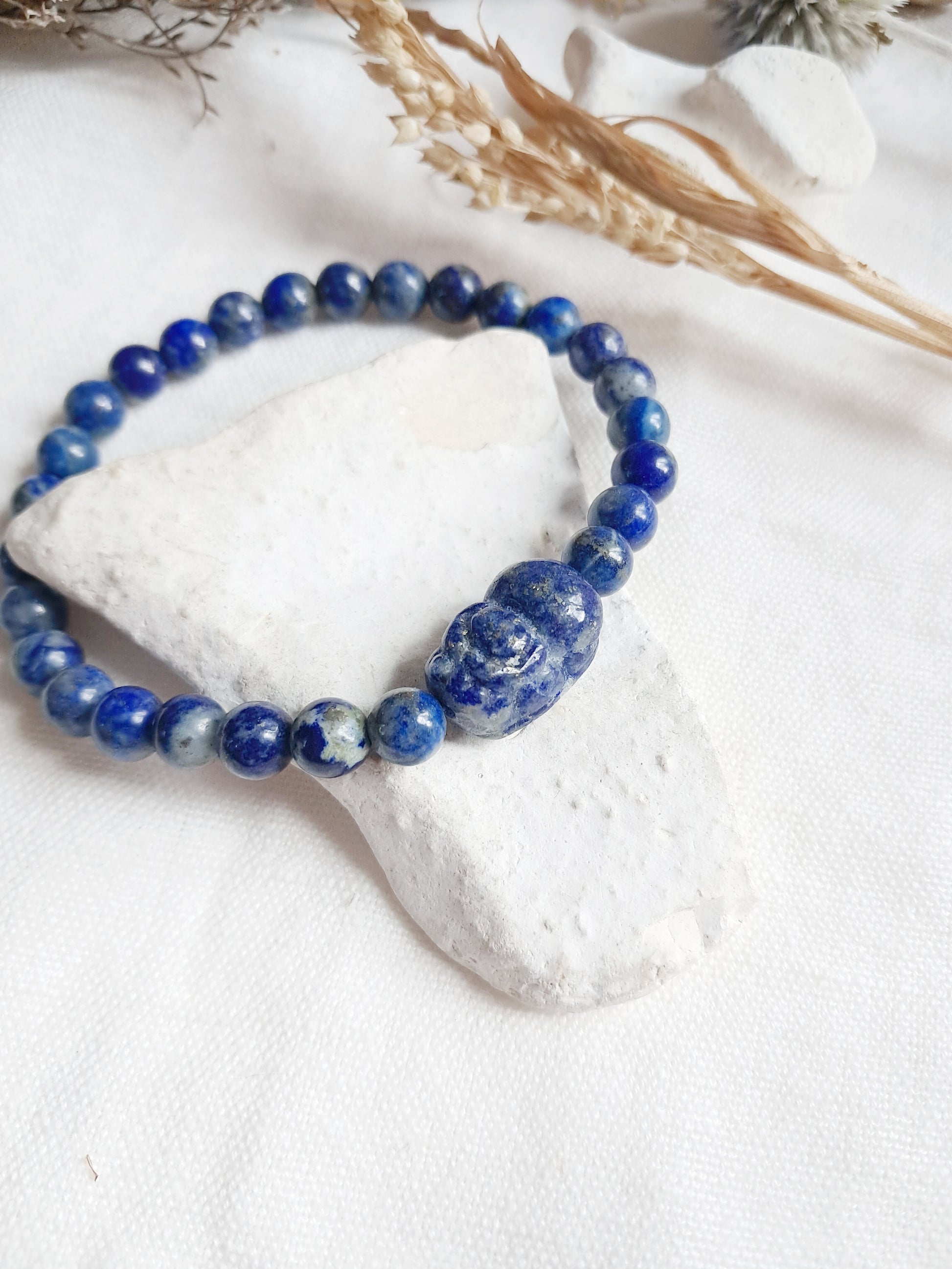 Bracelet perle sculptée pixiu en lapis-lazuli