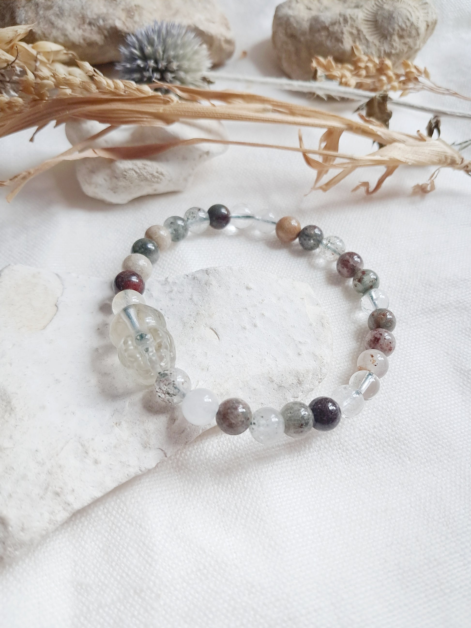 Bracelet perle sculptée pixiu en quartz fantôme