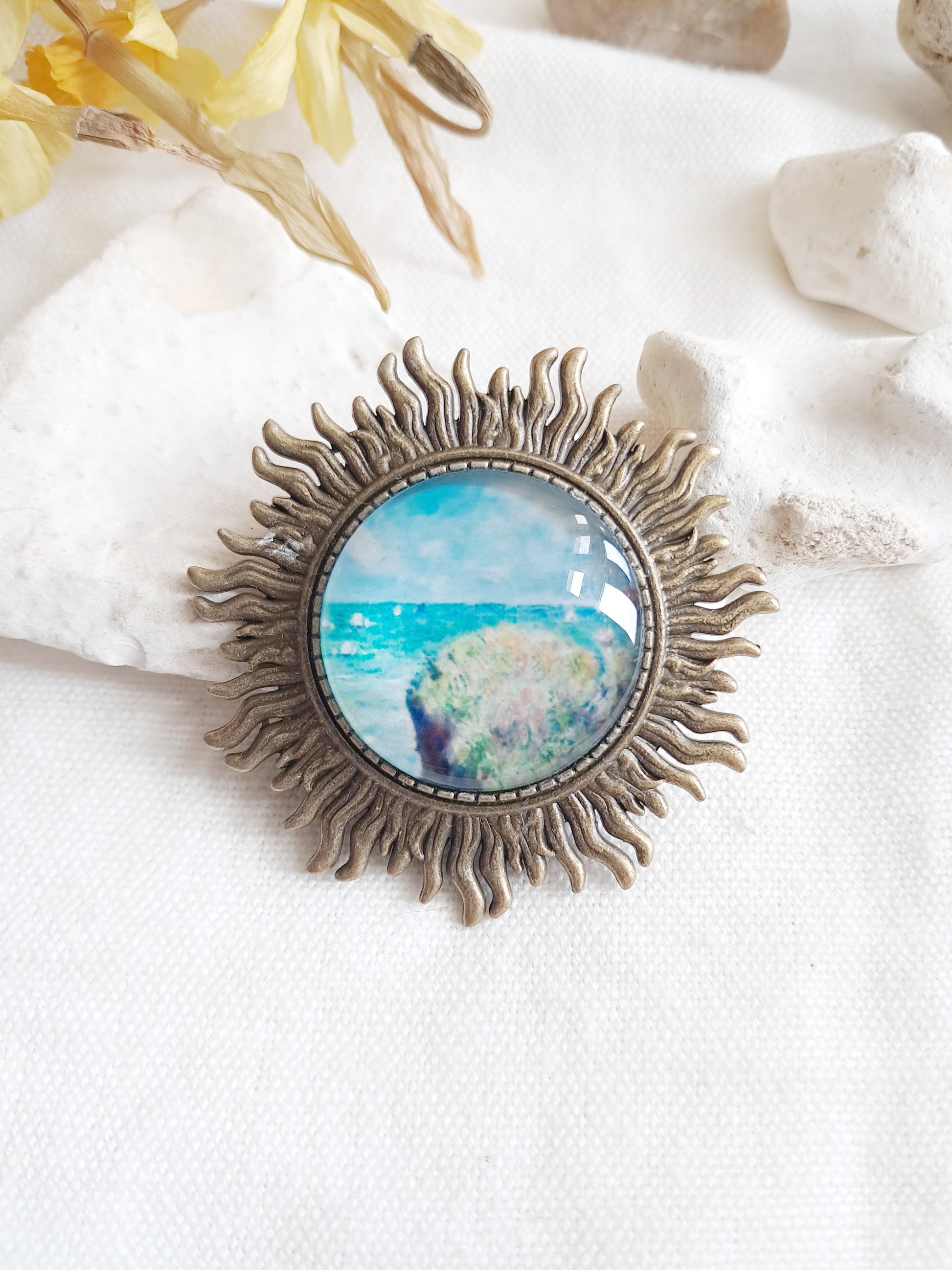 Broche "Promenade de la falaise à Pourville" par Claude Monet