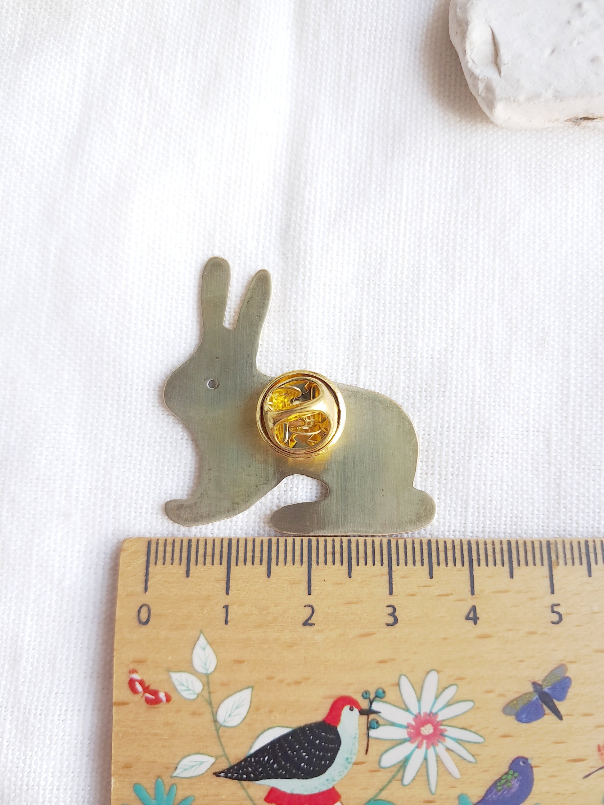 Broche_lapin_en_laiton dimensions et verso