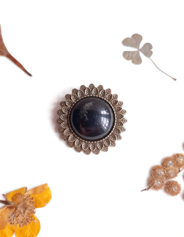 Broche fleur en obsidienne