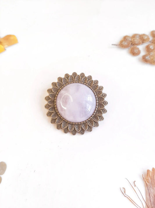 Broche fleur en quartz rose