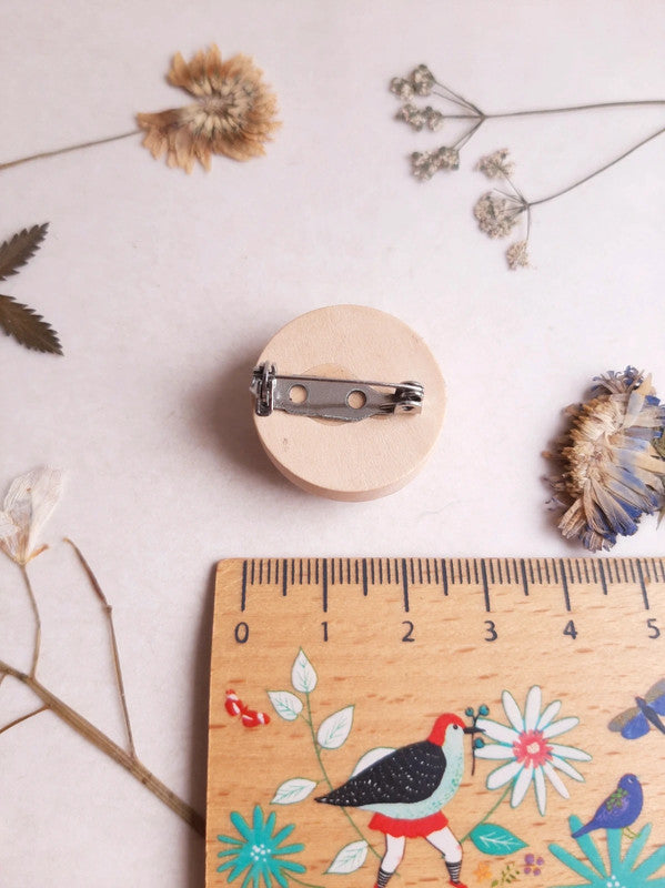 Broche ginkgo en verre et bois