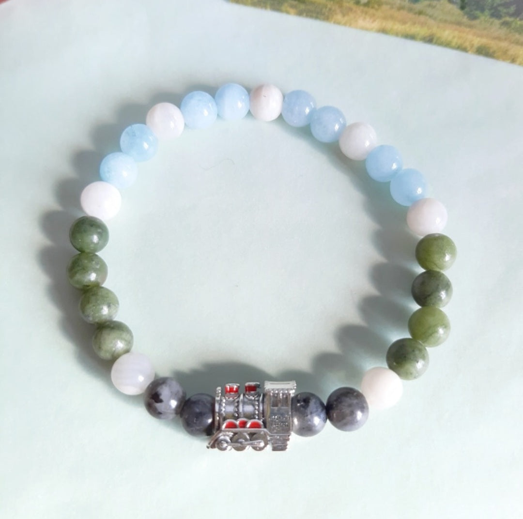 Bracelet the landscapes of Hogwarts Express with its charm