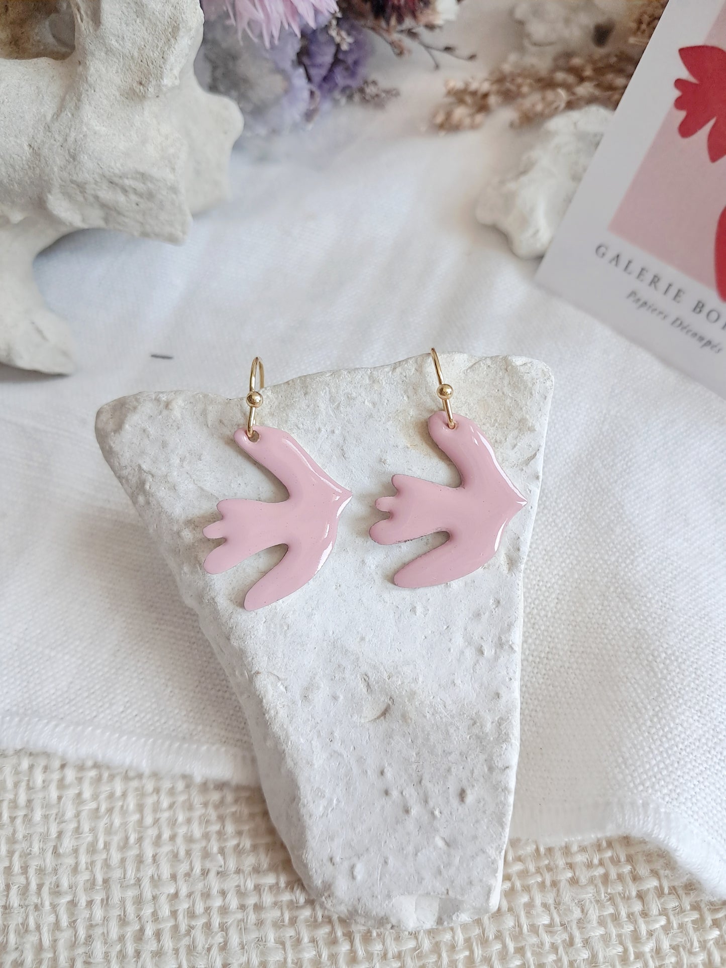 Boucles d'oreilles oiseaux roses inspirés de Matisse