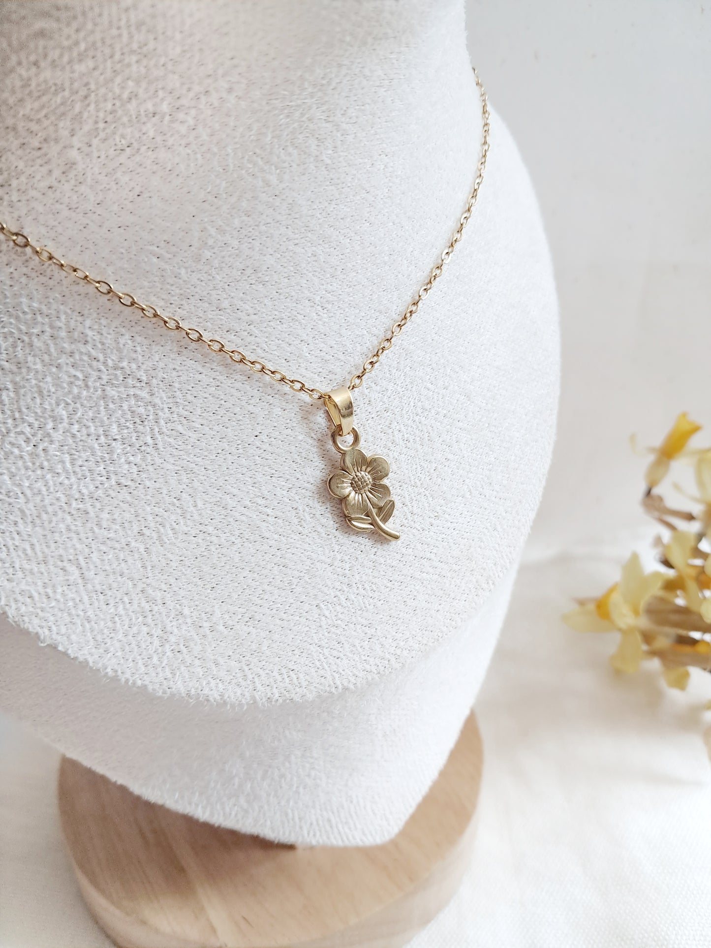 Collier pendentif fleur en acier inoxydable