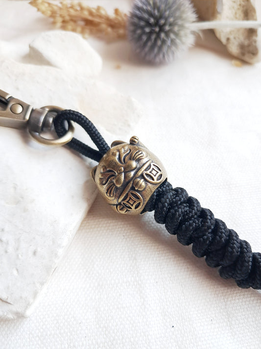 Porte-clés chat de la chance en laiton doré