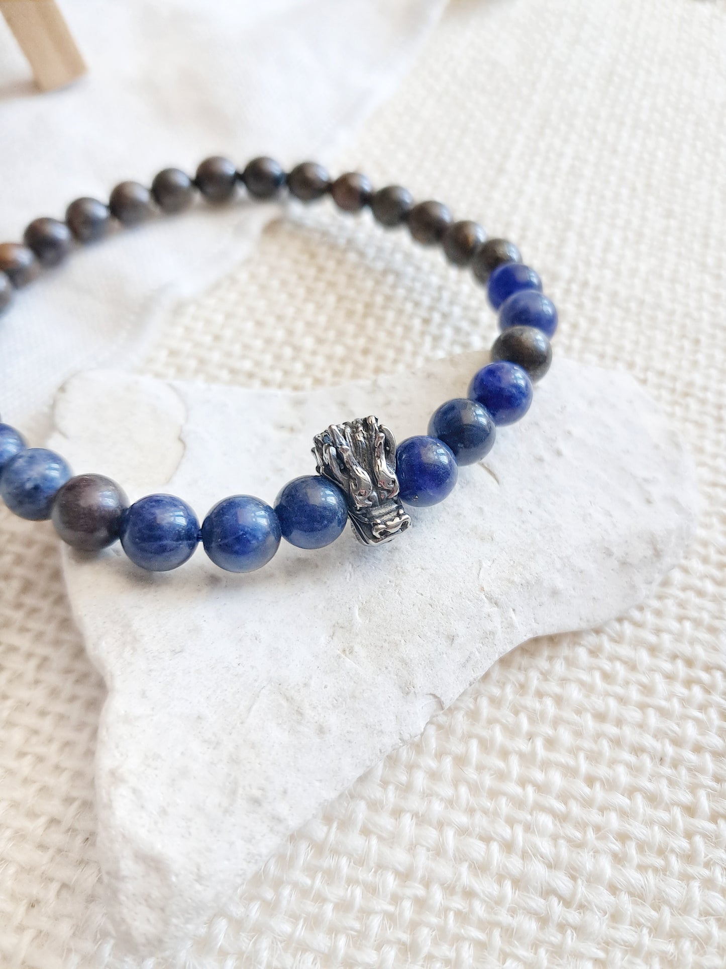 Bracelet inspiré d'une cuirasse dragon