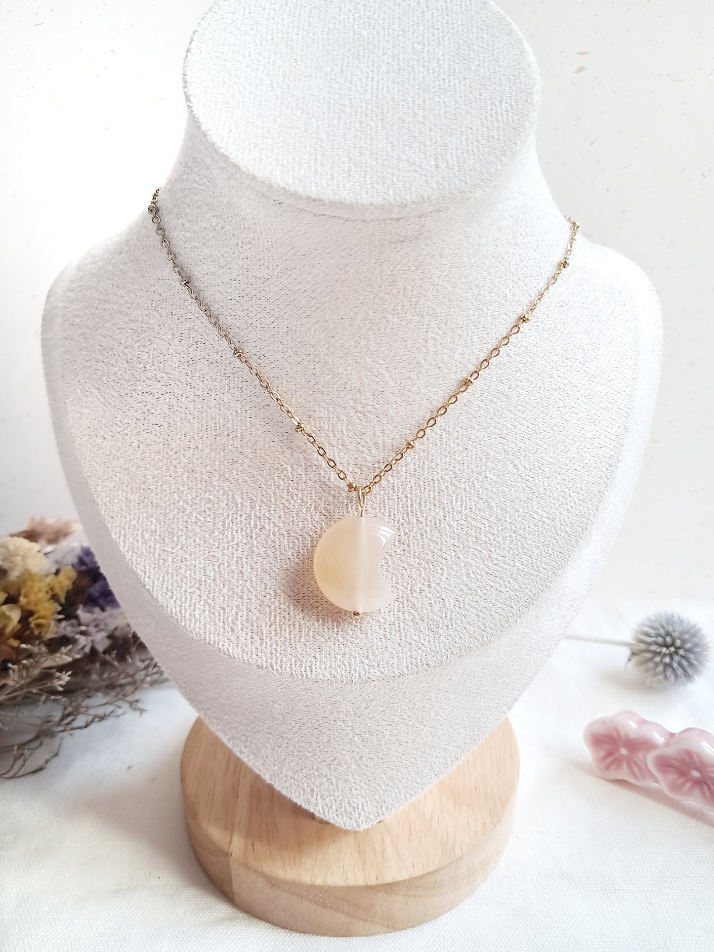 Collier lune en agate et inoxydable doré