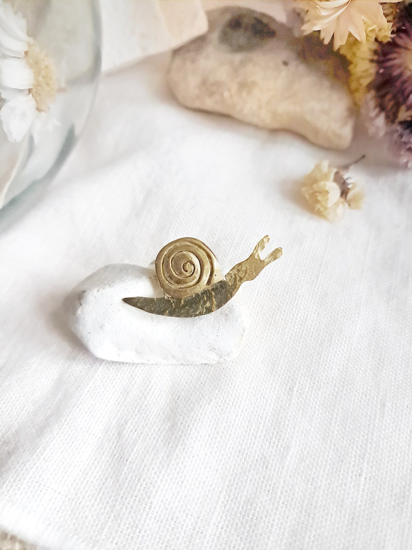 Pin's escargot en laiton