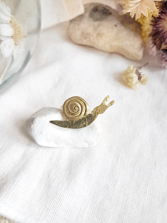 Pin's escargot en laiton