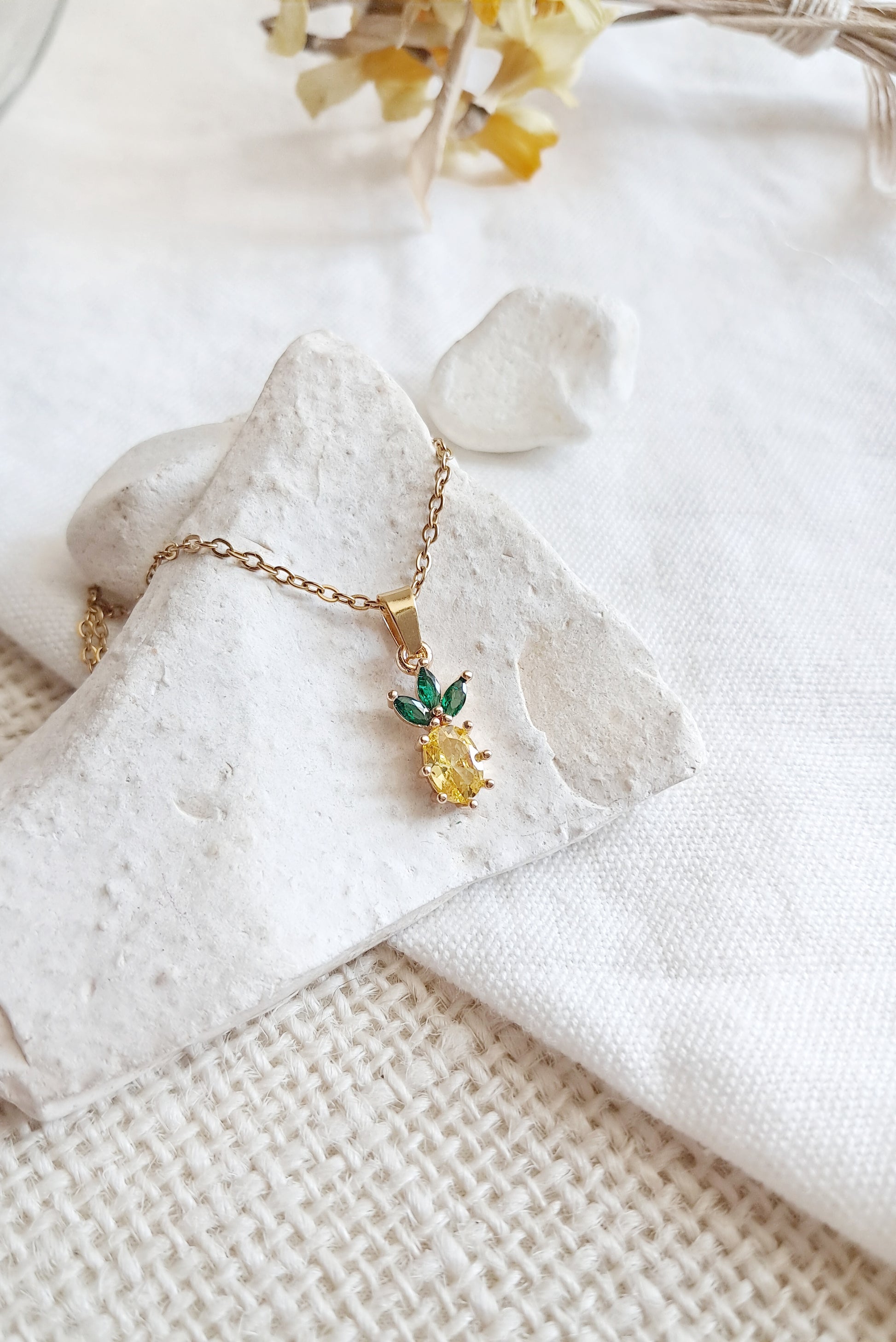 Collier fruit ananas 